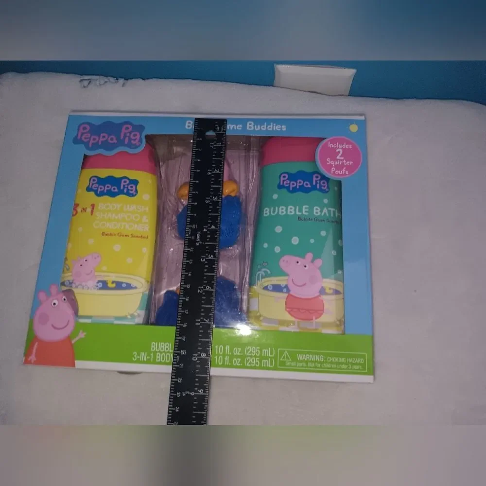 NWOT Peppa Pig bubble gum scented bathtime buddies